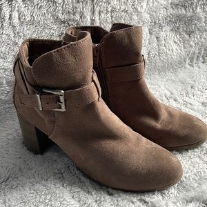 Size 8 tan booties